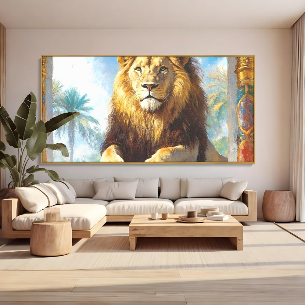Tablou canvas cu tablou canvas cu leu intre coloane, in rama de aluminiu auriu, pe perete intr-un living